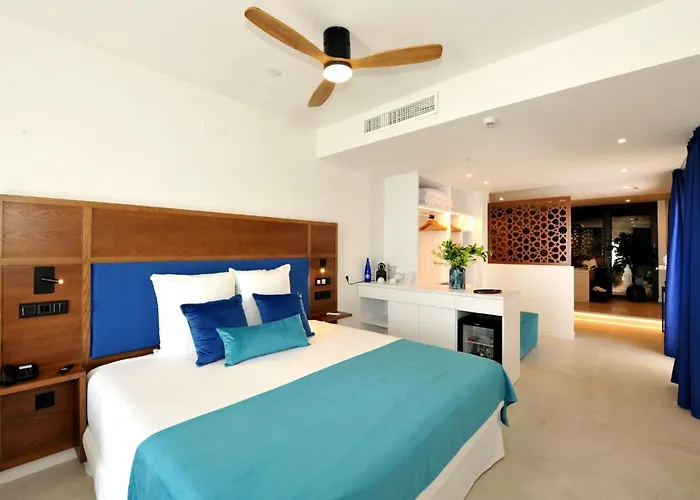 Hotel Salobrena Suites