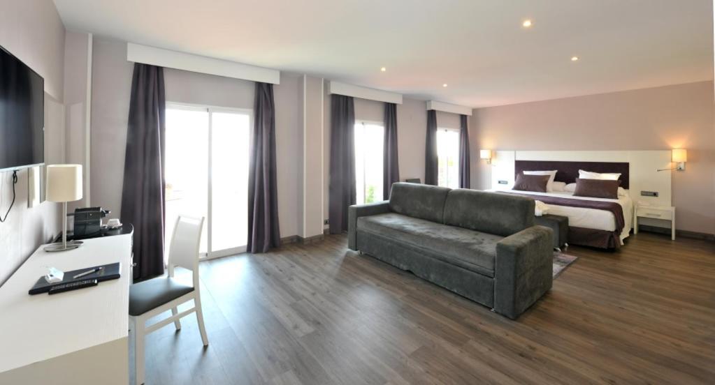 Hotel Salobrena Suites 3* Salobreña