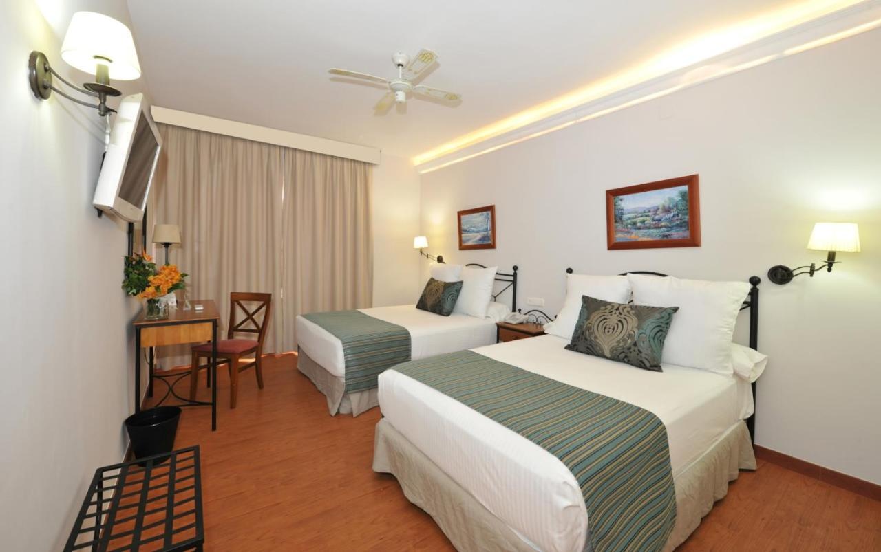 Hotel Salobrena Suites 3*